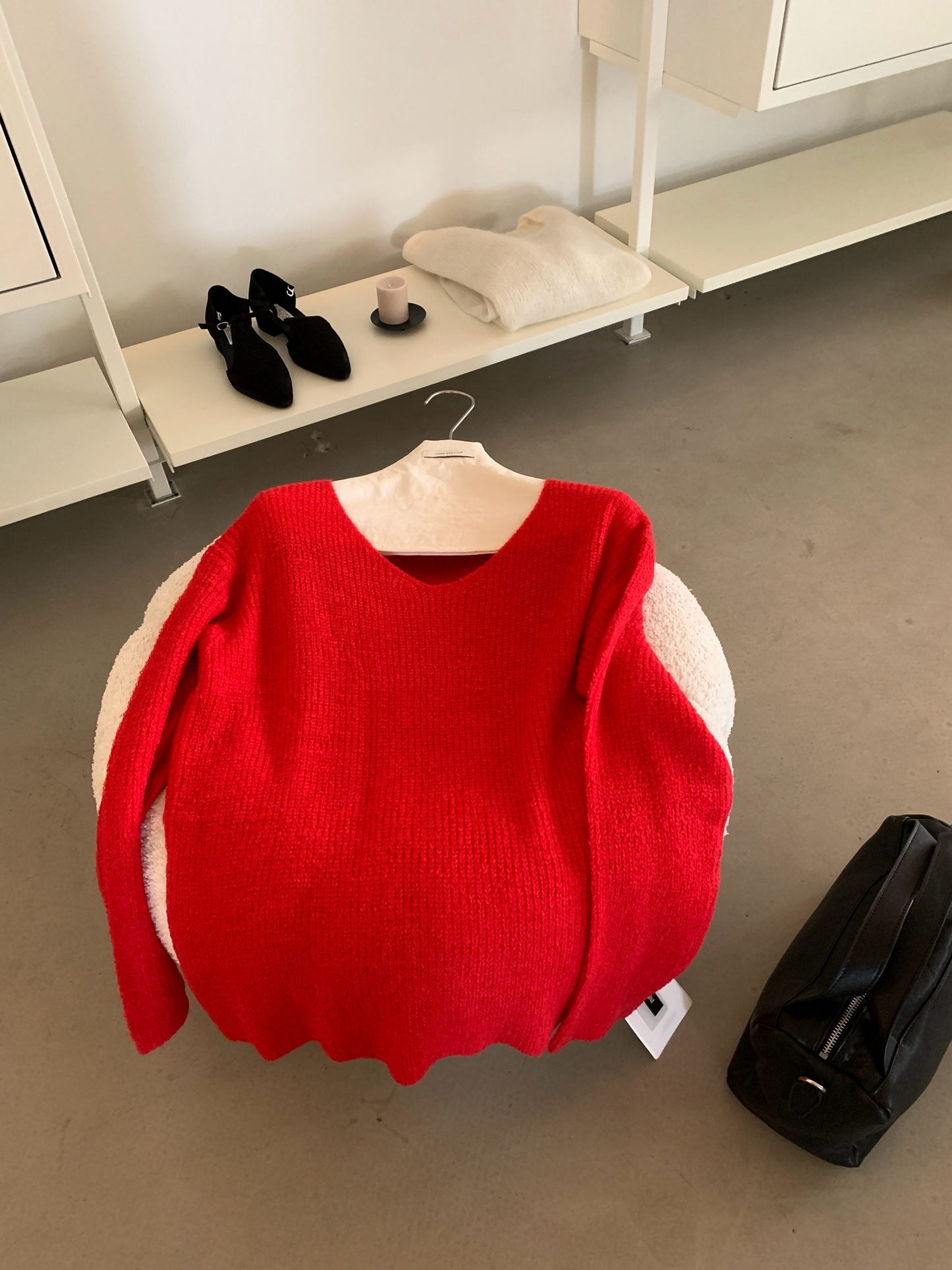 // 柔軟親膚馬海毛11色v領NT