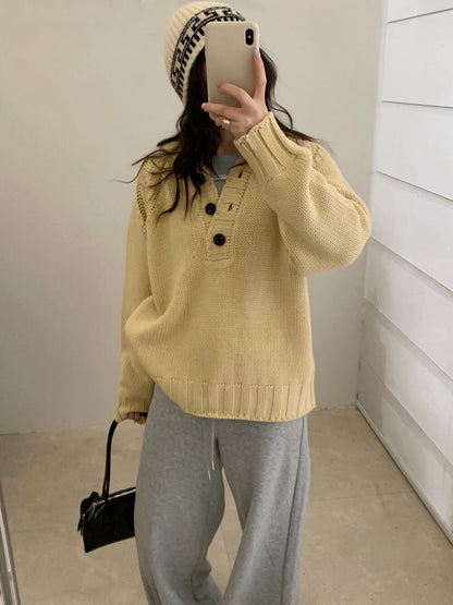 // 麻花肩線半鈕扣連帽慵懶毛衣