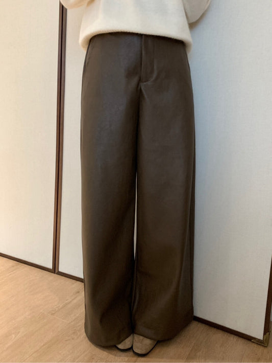 // 造型感絨底直腳皮褲