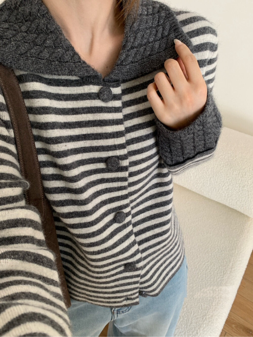 // 麻花領+袖拼色間條軟糯CD