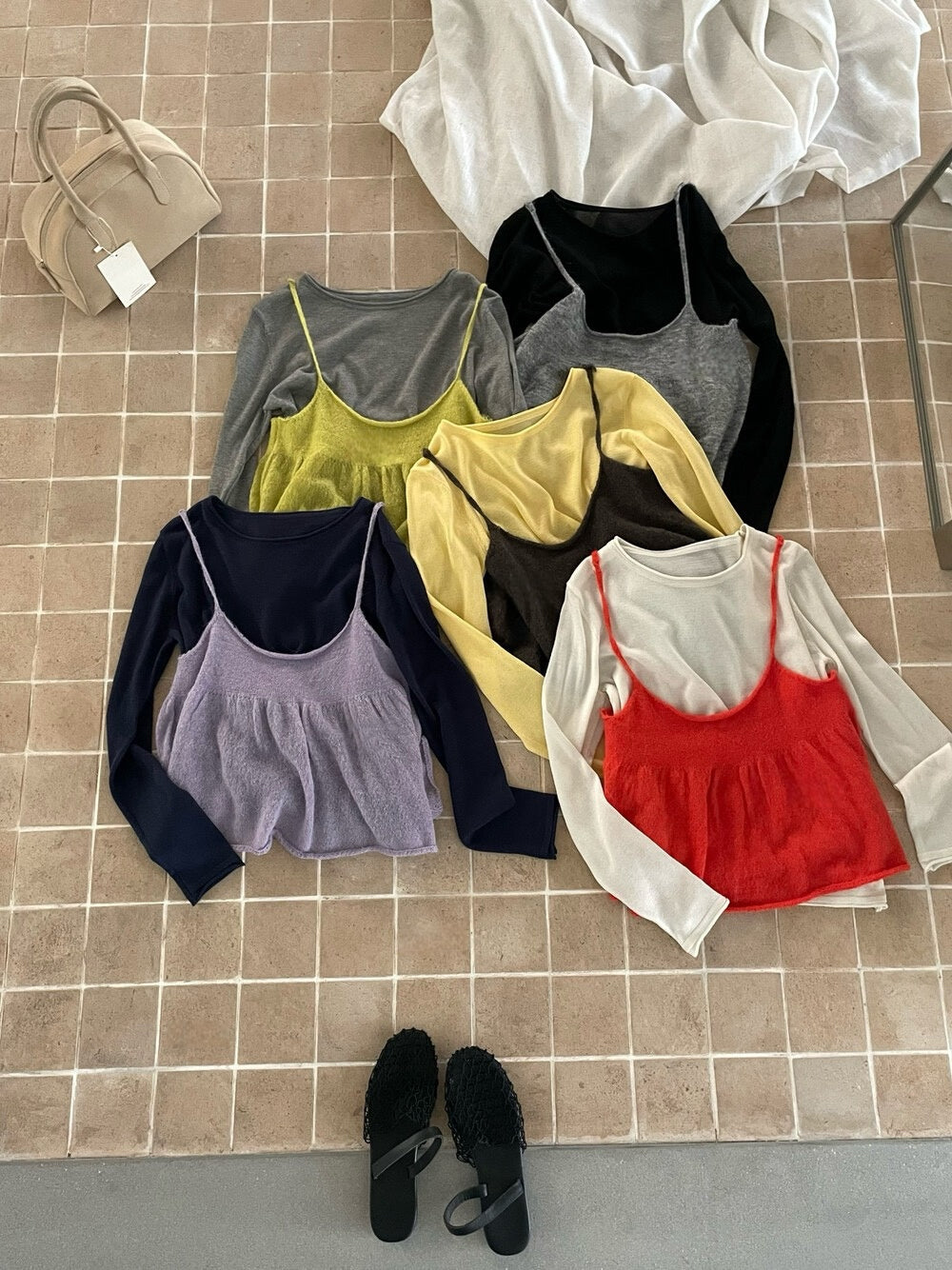 // 春季疊穿必備小吊帶+打底TEE套裝