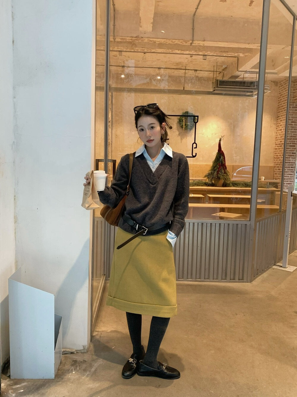 // 帥氣假兩件拼接恤衫領毛衣