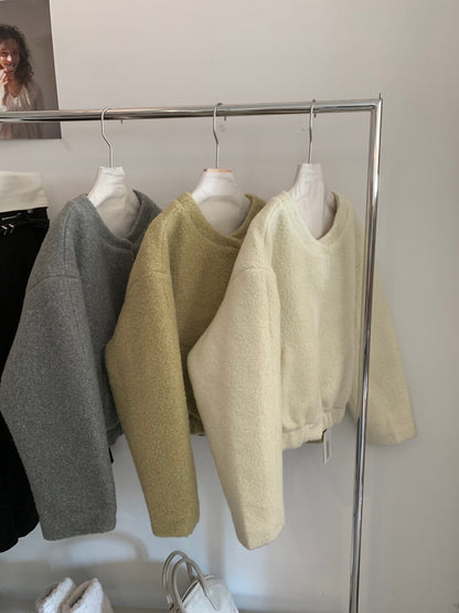 // 後貼標羊羔毛圓領夾棉外套