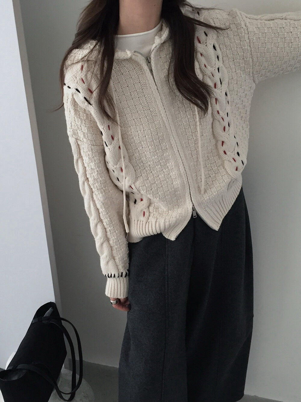 // 特別織紋撞色線麻花連帽CD