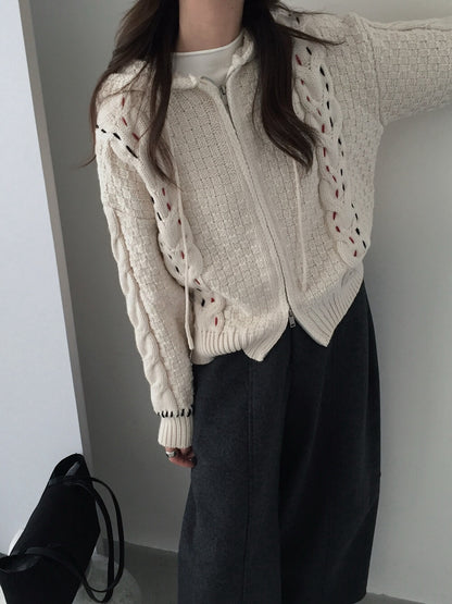 // 特別織紋撞色線麻花連帽CD