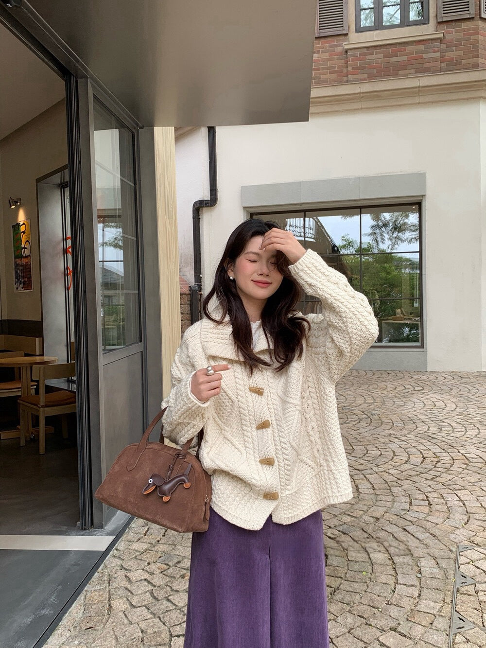 // 重工麻花牛角鈕翻領CD