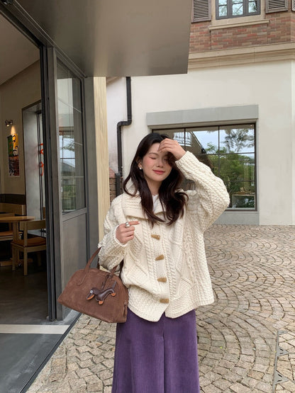 // 重工麻花牛角鈕翻領CD