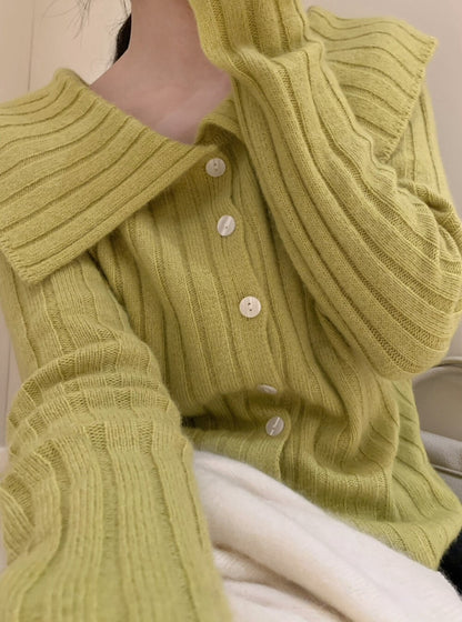 // 50%綿羊毛+20%alpaca可一字領直坑紋大翻領NT