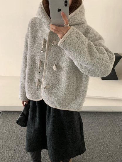 //65%羊毛特別鈕扣羊羔毛連帽外套