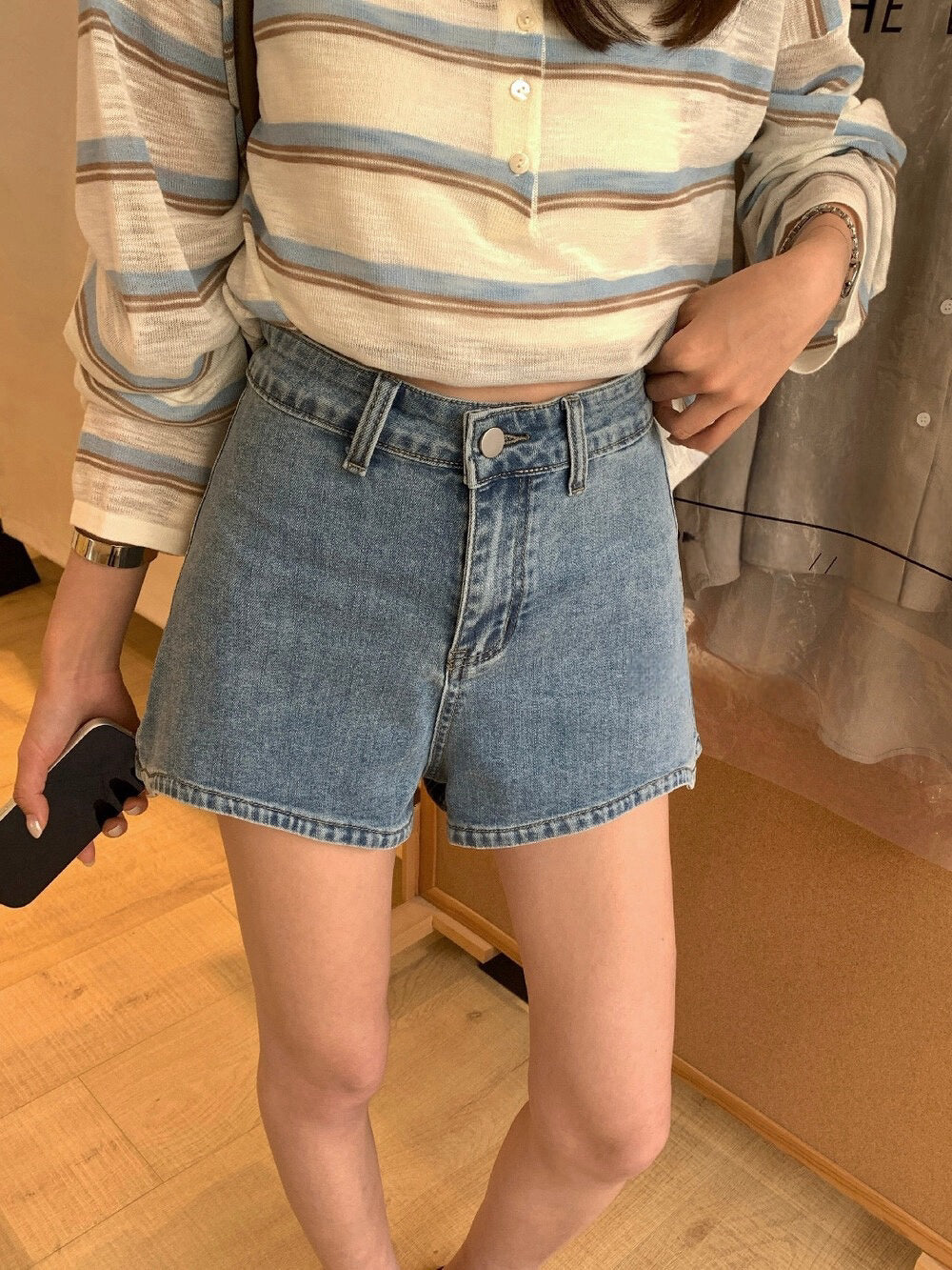 // 超顯瘦高腰牛仔短褲