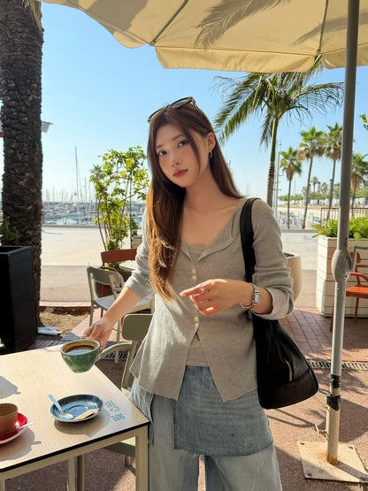 B28 / double鈕扣假兩件內吊帶針織上衣