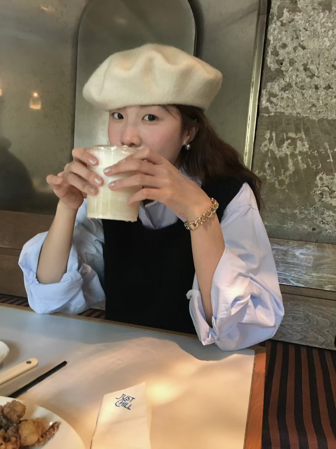 // 慵懶粗針後皮標羊毛背心