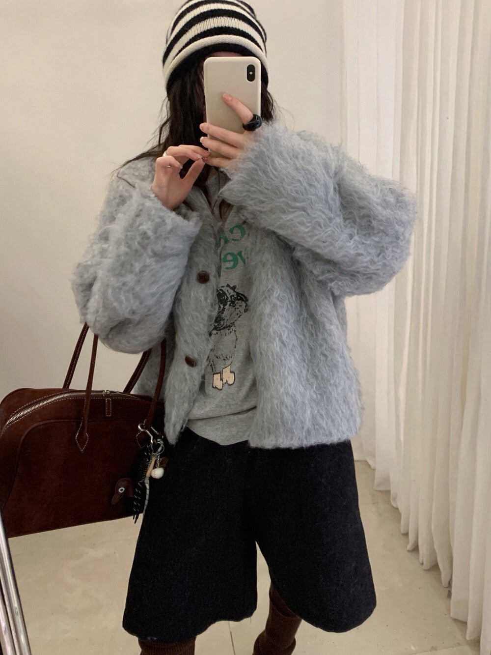 // 造型感圈圈毛拉絨V領外套