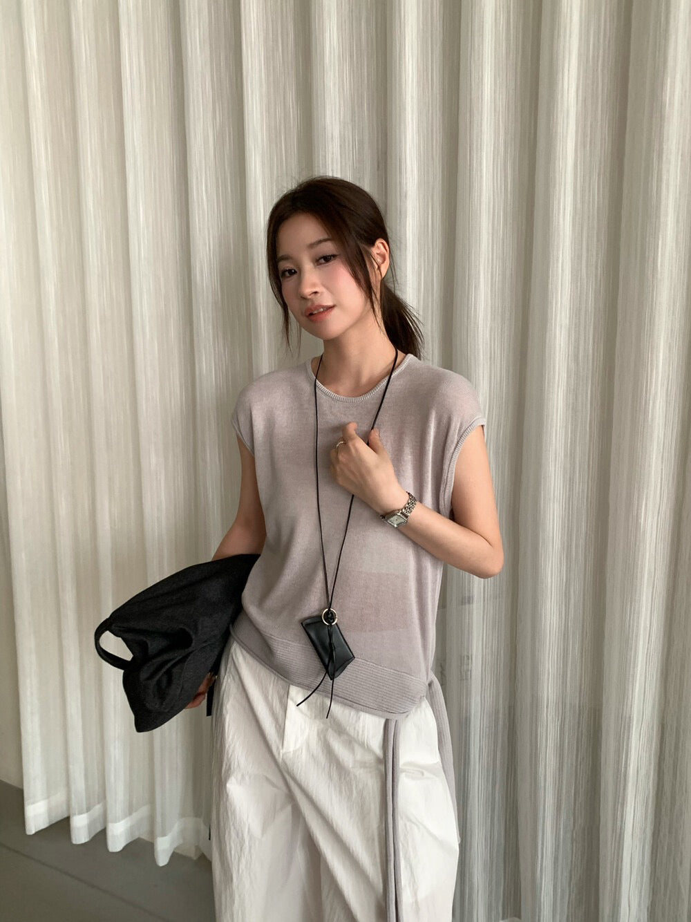 // lyocell麻織紋側綁帶遮肩背心NT