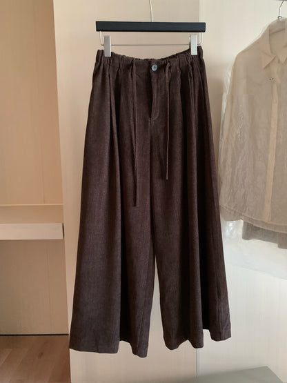 // 壓褶超遮肉橡筋腰連褲帶休閒褲