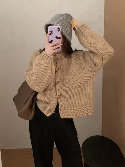 // 30%綿羊毛粗針牛角鈕CD