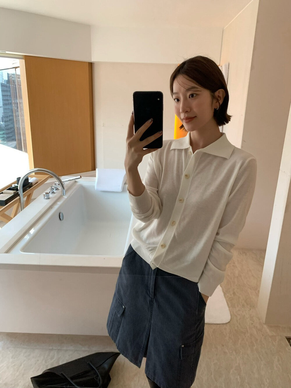 // 簡約風翻領排扣針織上衣