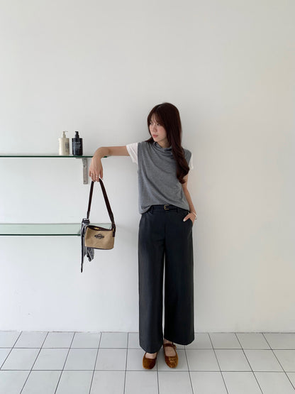 // 復古感超顯瘦連腰帶皮褲