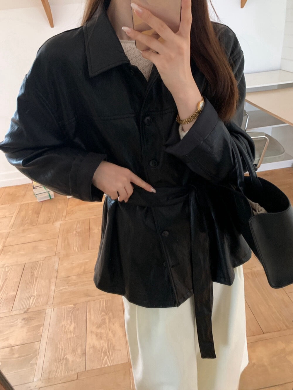 // 超軟復古翻領中長腰帶皮外套