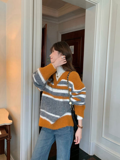 // 復古配色落日橘間條V領毛衣