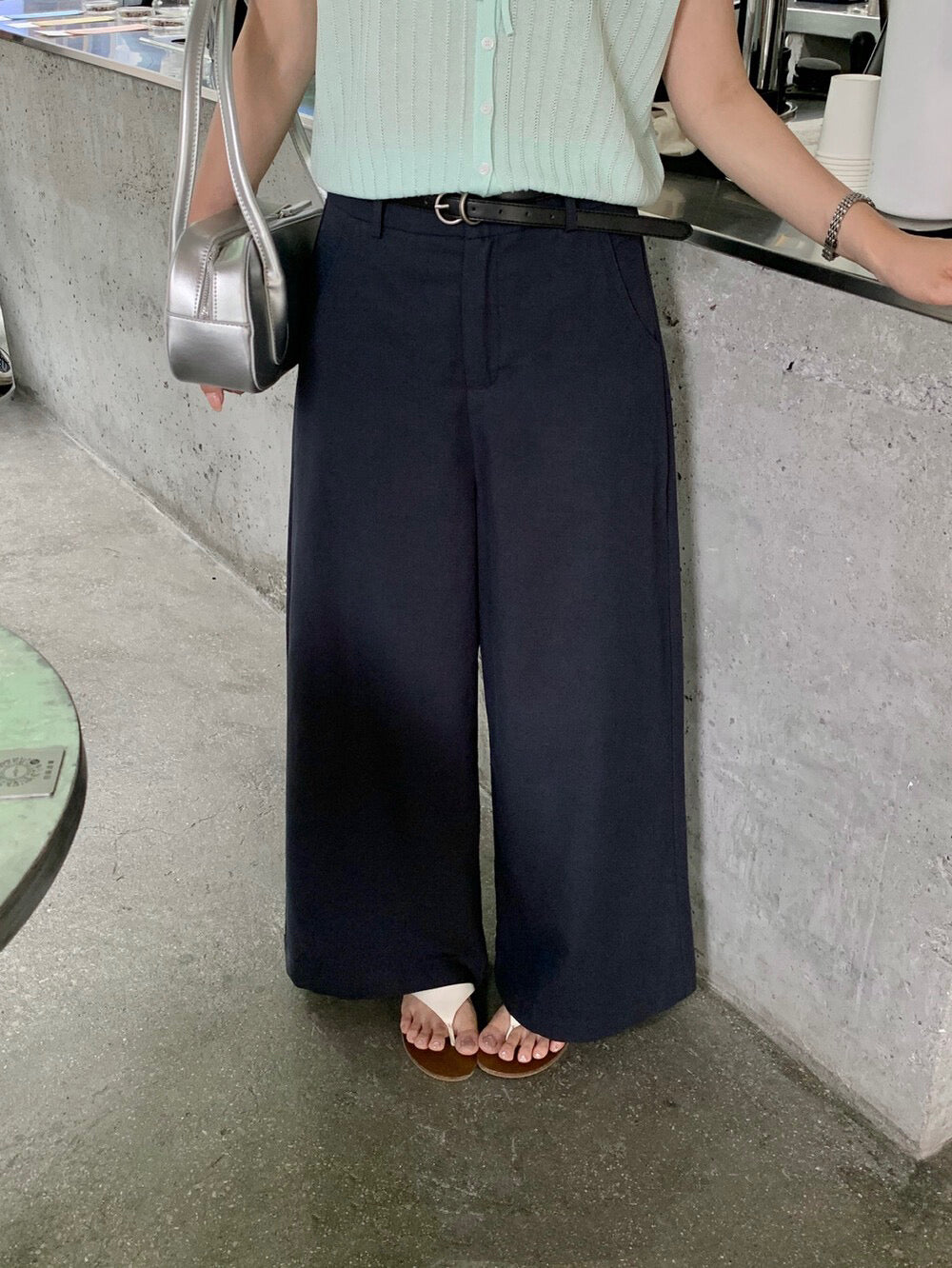 // 極簡淨版連腰帶直腳褲￼