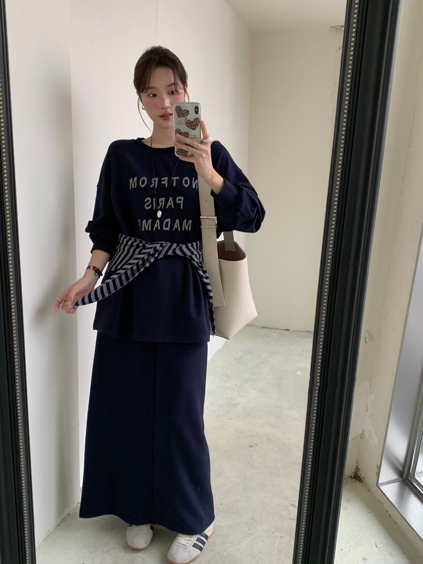 // 刺繡字母寬鬆TEE+半裙套裝(連披肩)