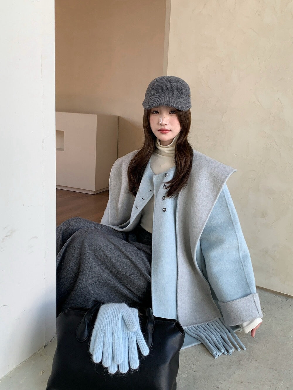 // 100%羊毛簡約高級感三粒鈕中長手工外套(連連帽頸巾)
