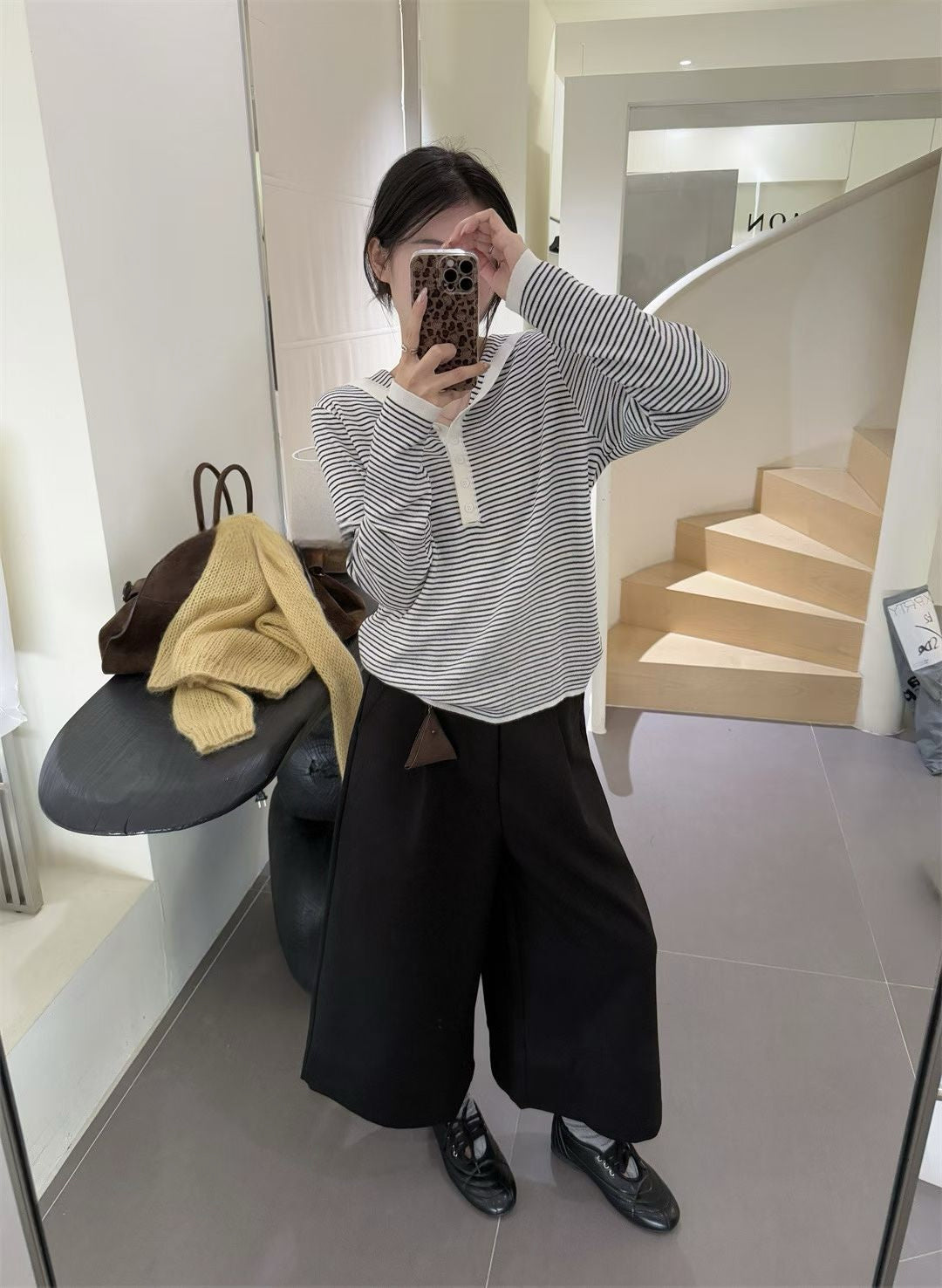 // 慵懶感連帽細間條NT