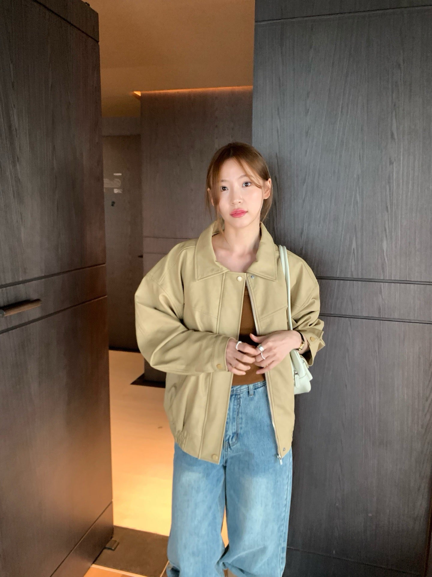 // 經典啞光翻領彷皮外套￼