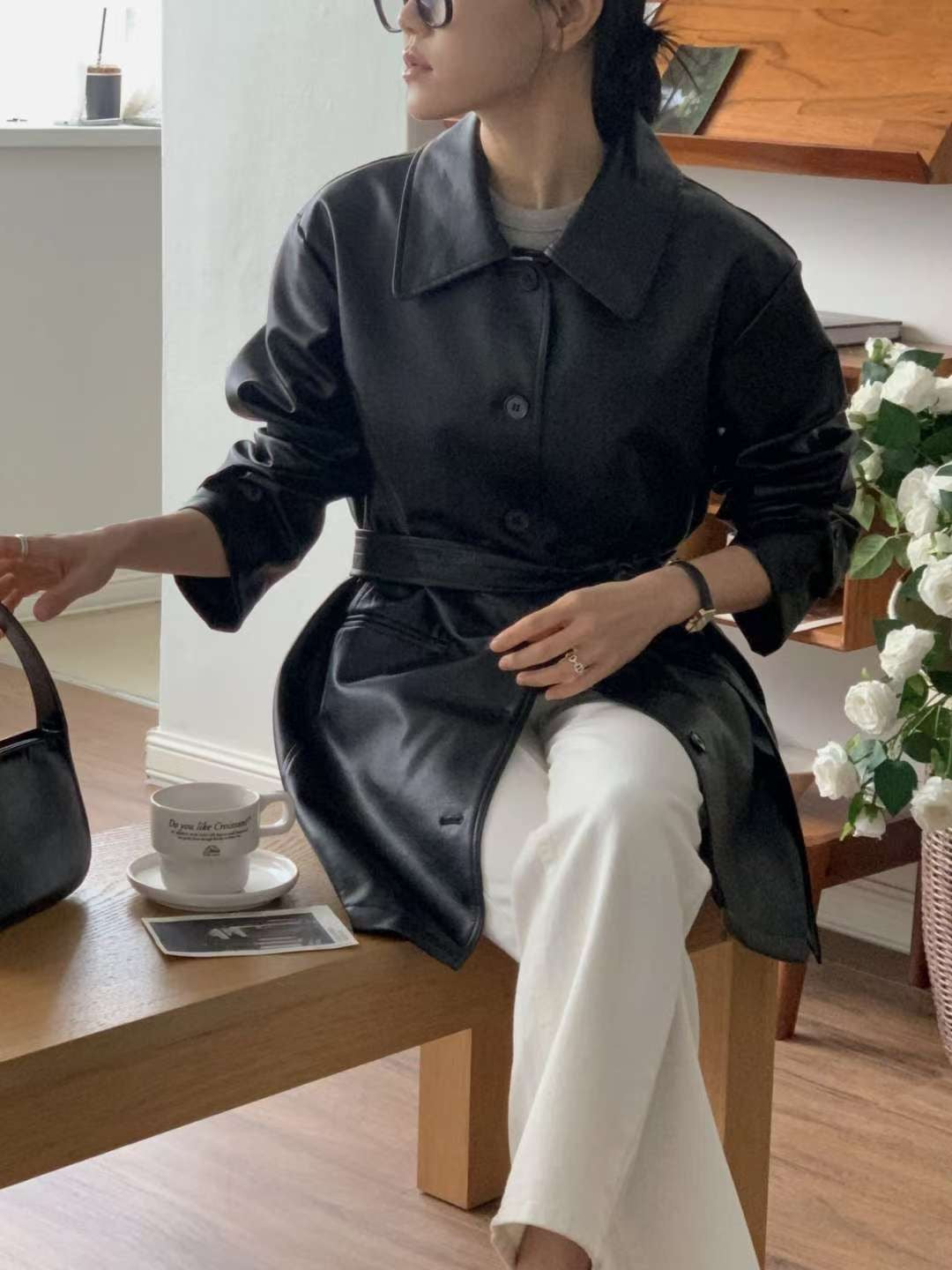 // 連腰帶中長款翻領啞光彷皮外套