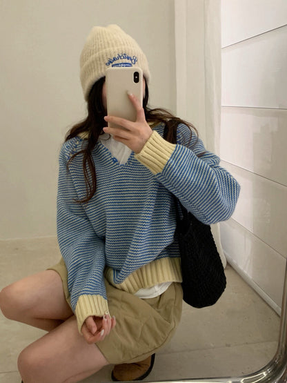 // 設計感撞色領一粒鈕細間條毛衣