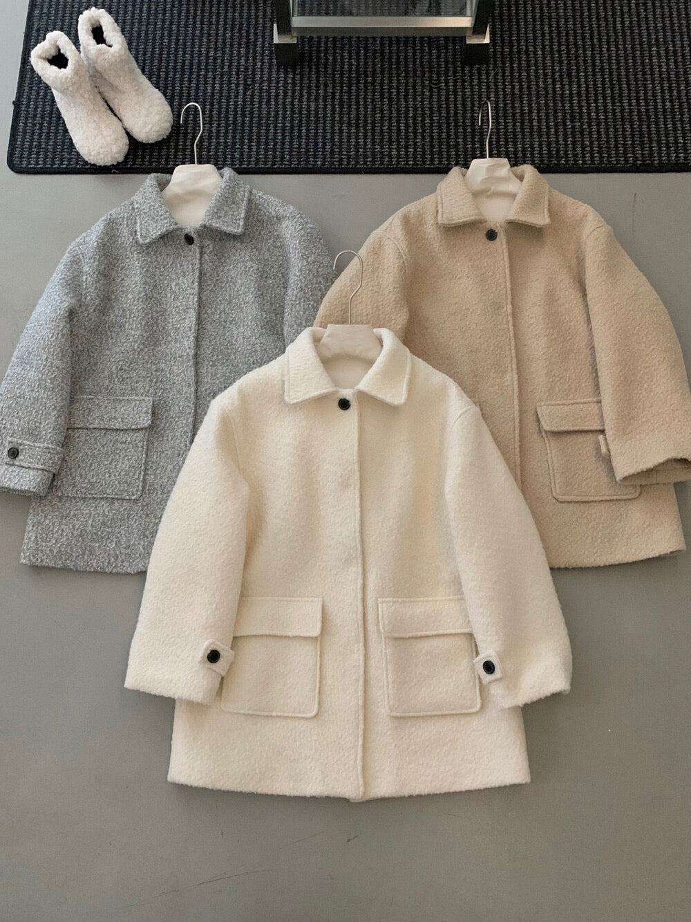 // 70%羊毛簡約翻領中長外套