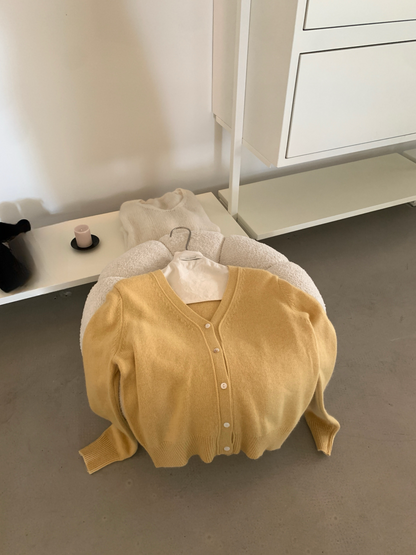 // 超soft兔絨V領CD