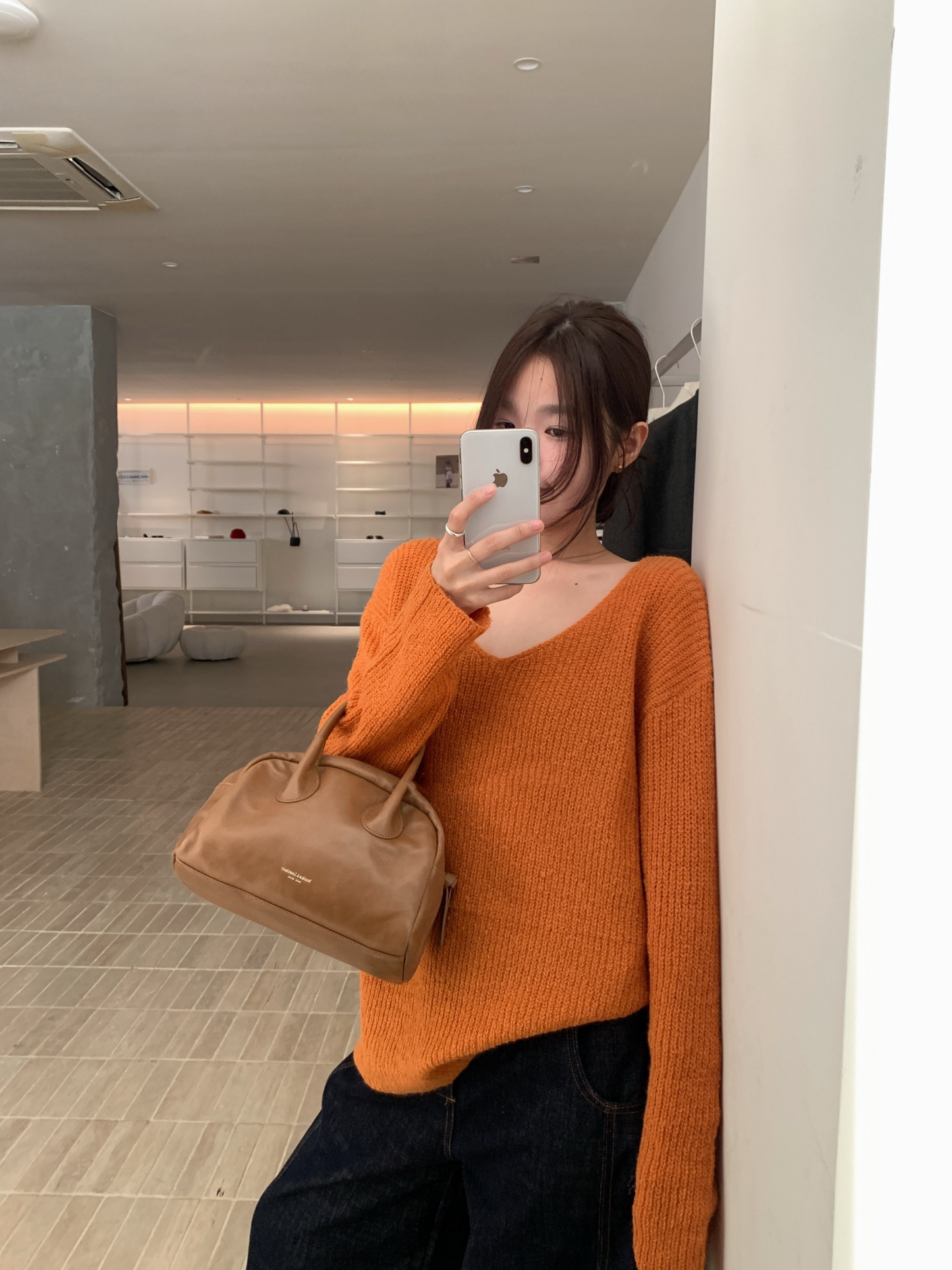 // 柔軟親膚馬海毛11色v領NT