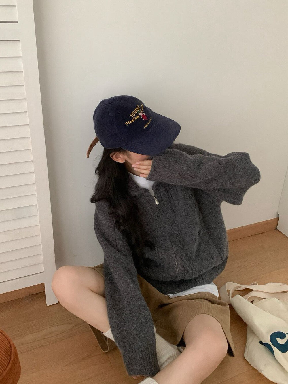 // 立體點點麻花圓翻領拉鍊CD