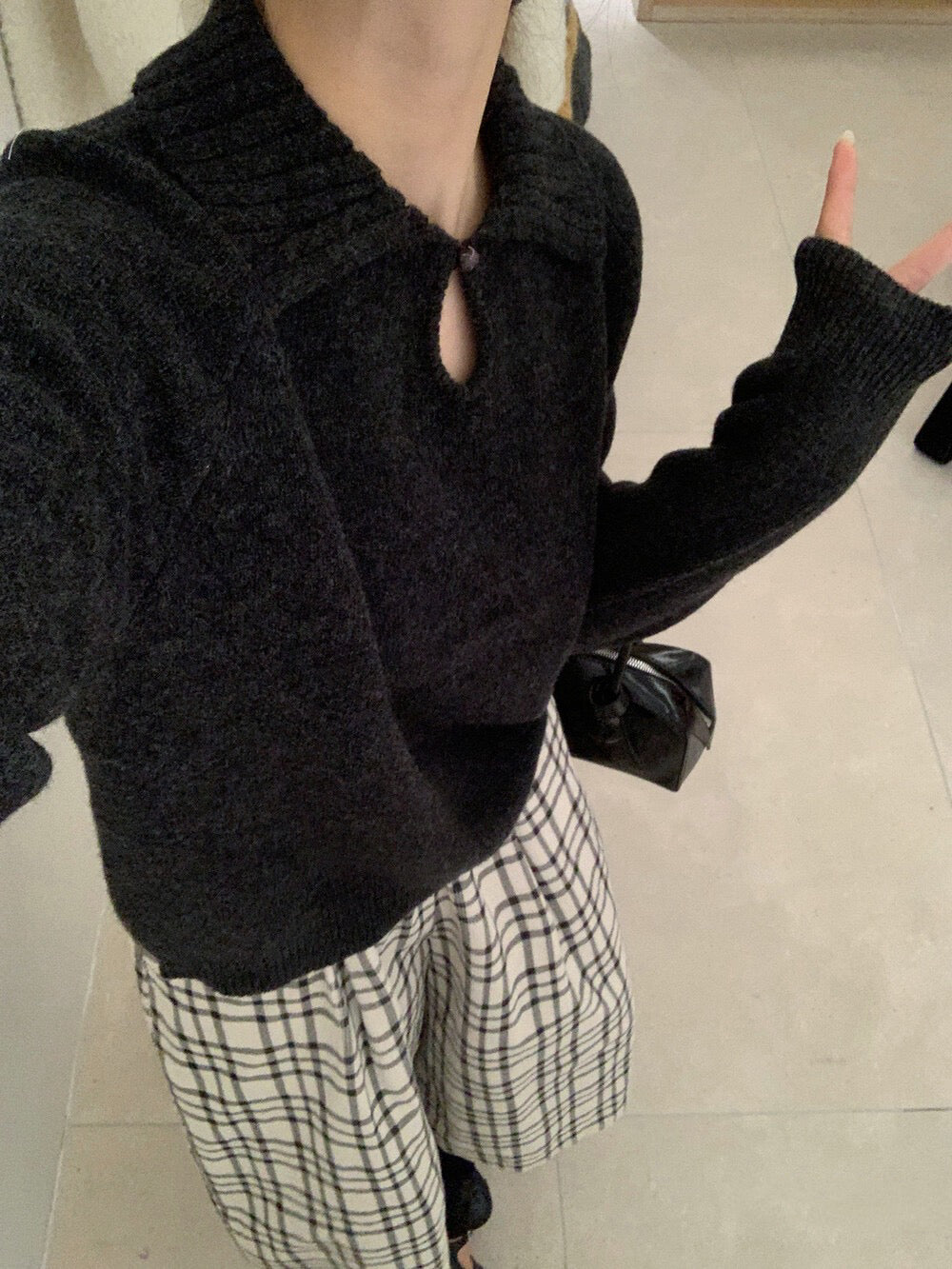 // 100%綿羊毛小鈕扣鏤空翻領NT