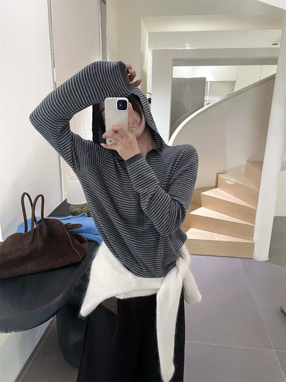 // 慵懶感連帽細間條NT