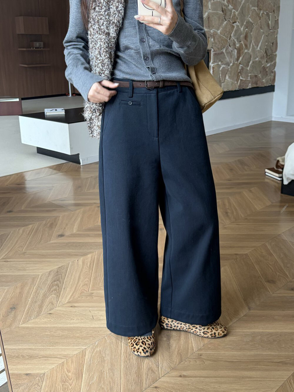 // 極簡BB絨九分直筒褲