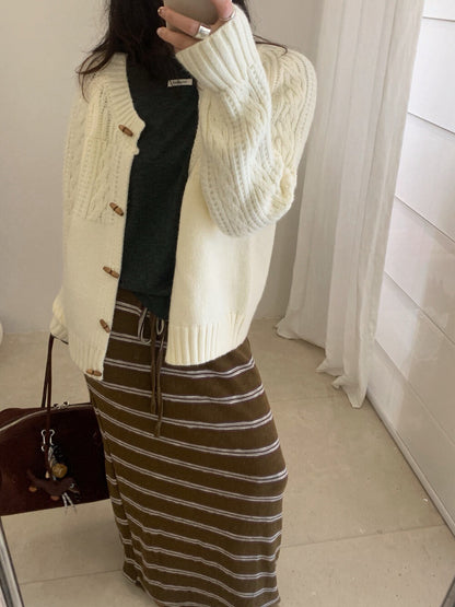 // 復古木鈕半麻花圓領CD