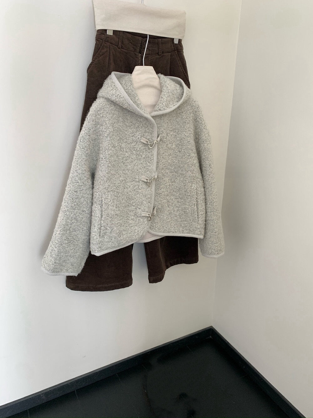 // 10%羊羔毛圈圈絨銀扣連帽外套