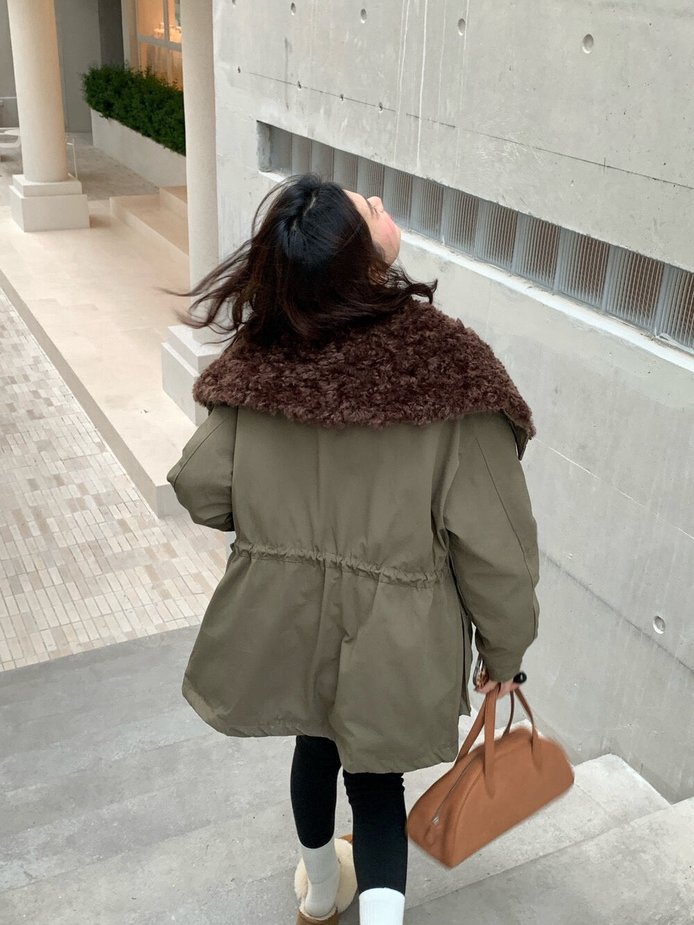 // 超帥大毛毛翻領可束腰口袋工裝外套