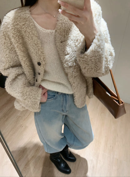 // 經典V領毛毛外套