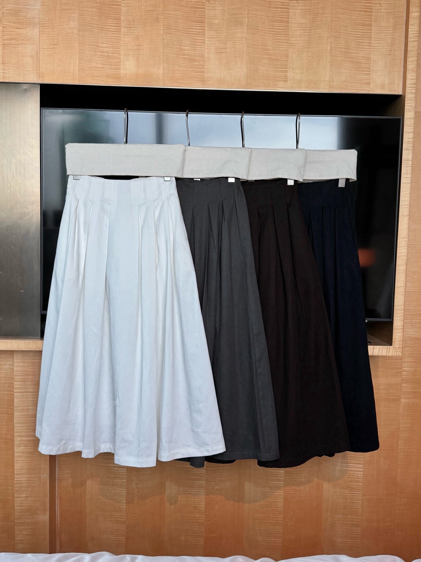 // lyocell壓褶遮肉休閒感SK