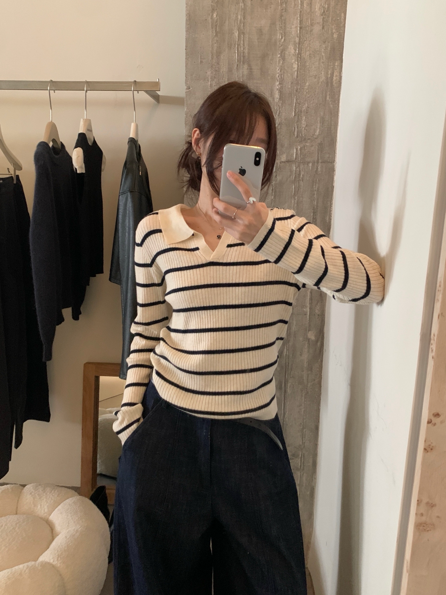 // 超顯瘦小V翻領薄針織上衣