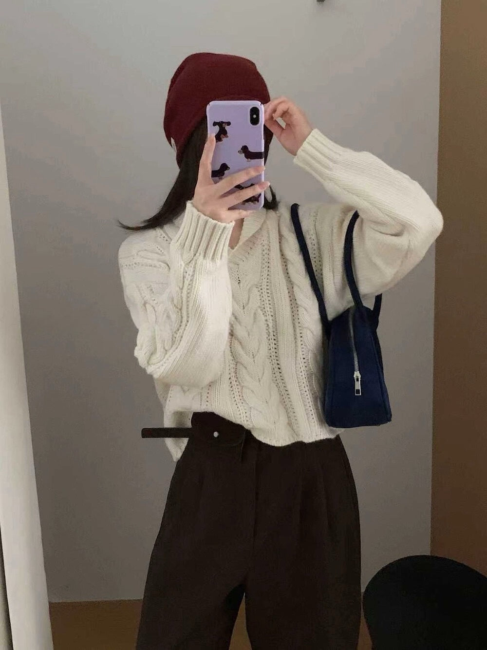 // 粗棒針麻花翻領短款毛衣