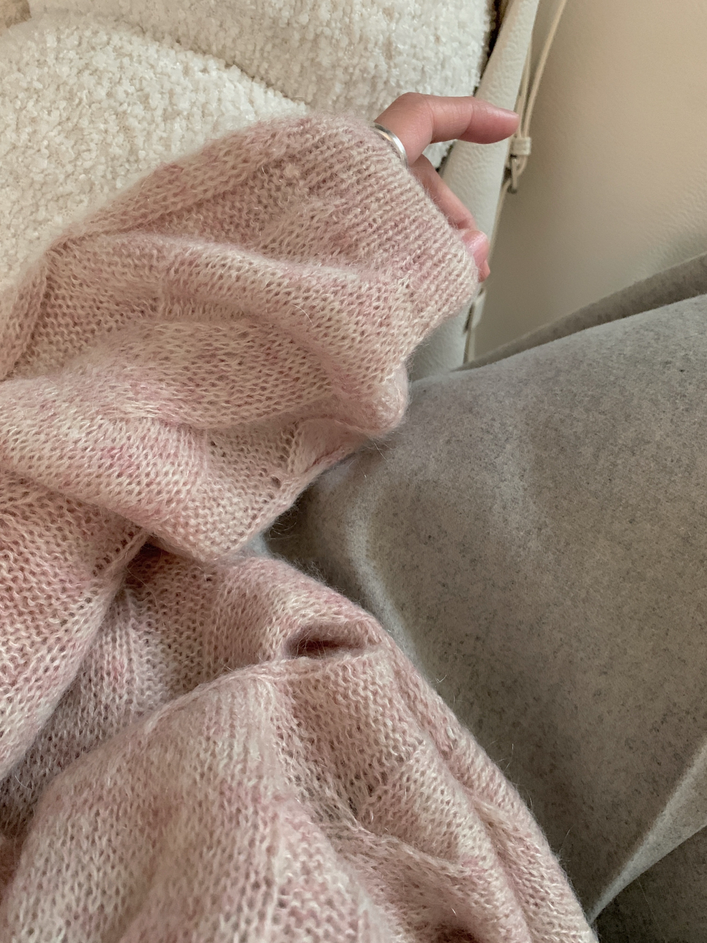 // 大圓領扭紋麻花10%馬海毛NT