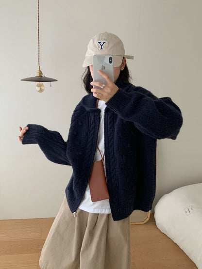 // 立體點點麻花圓翻領拉鍊CD