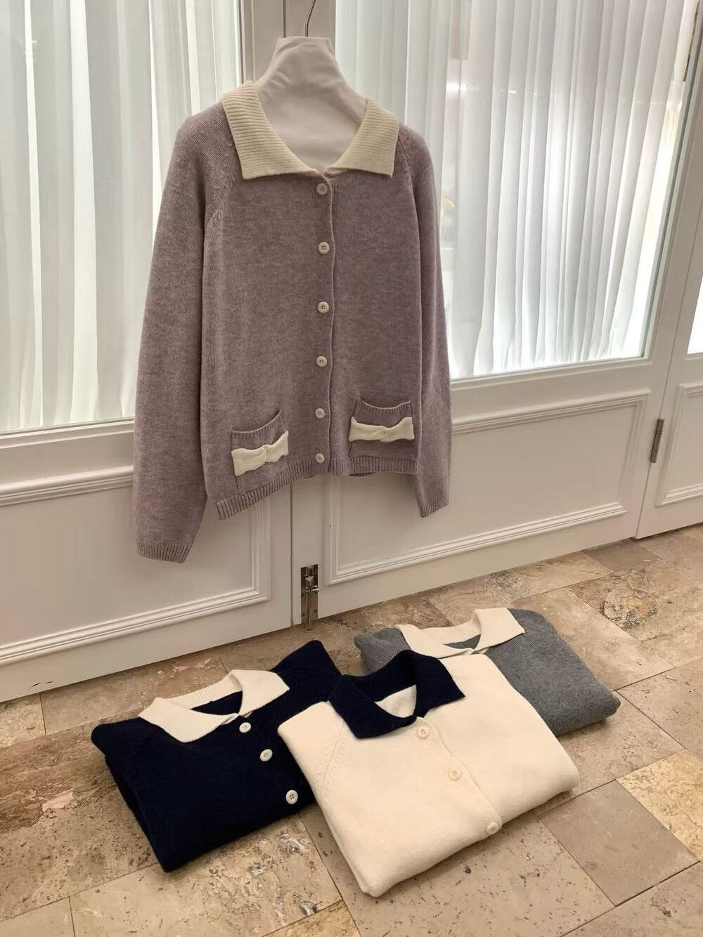 // 撞色領+蝴蝶結口袋翻領開胸CD