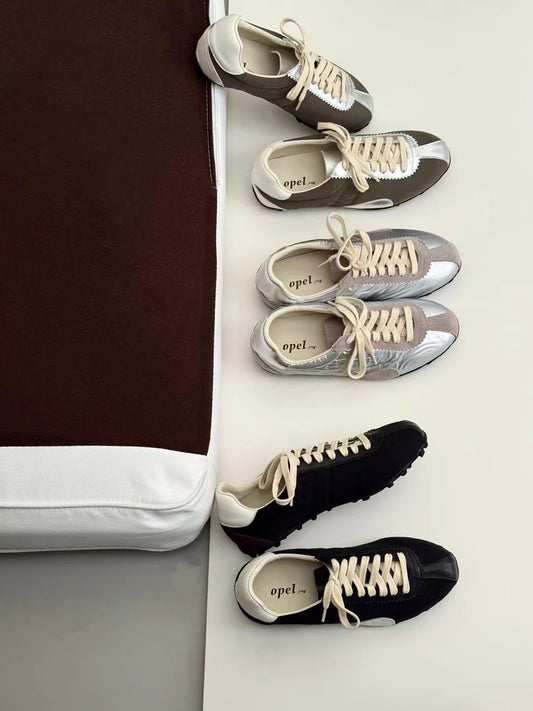 // 拼接材質真皮綁帶運動鞋