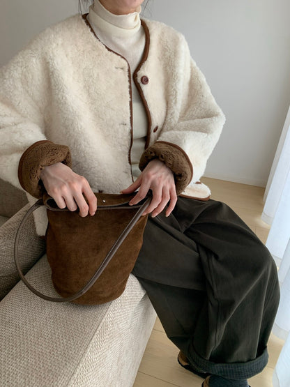 // 袖口翻邊拼lace包邊毛毛外套